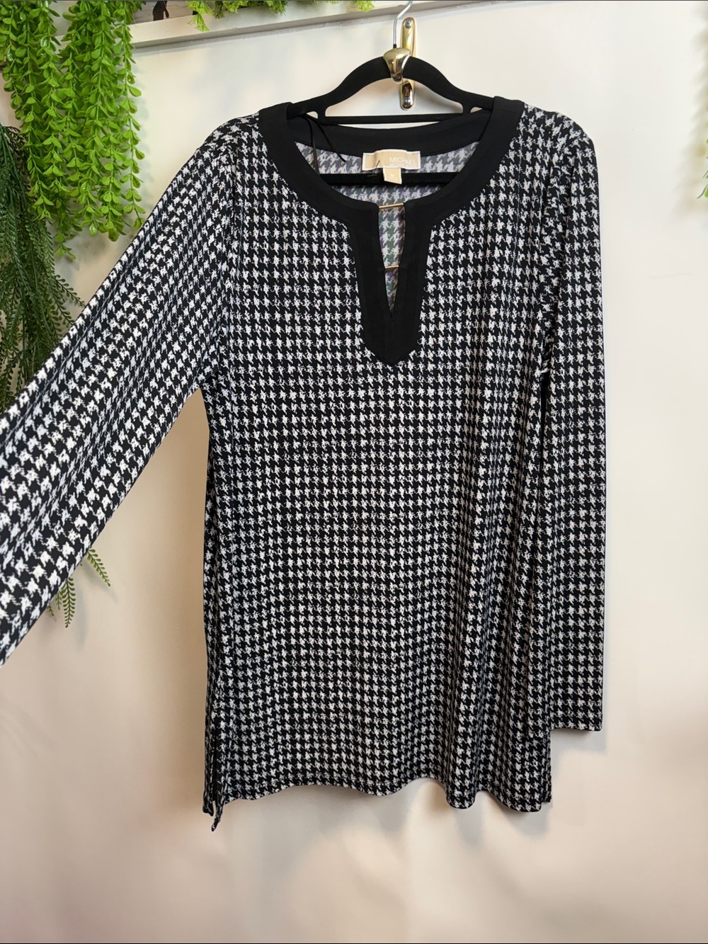 MICHAEL Michael Kors Black & White Houndstooth Long Sleeve Top with Split Neck